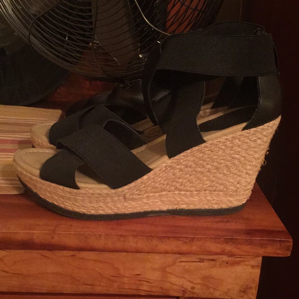 Kenneth Cole Reaction wedges